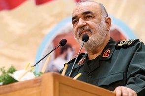 ویدئو وایرال شده از رجزخوانی دختر سردار سلامی 