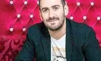 ژست عجیب آقای بازیگر در شب تولدش