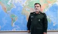 تصویری از شهید نیلفروشان در کنار پدرش
