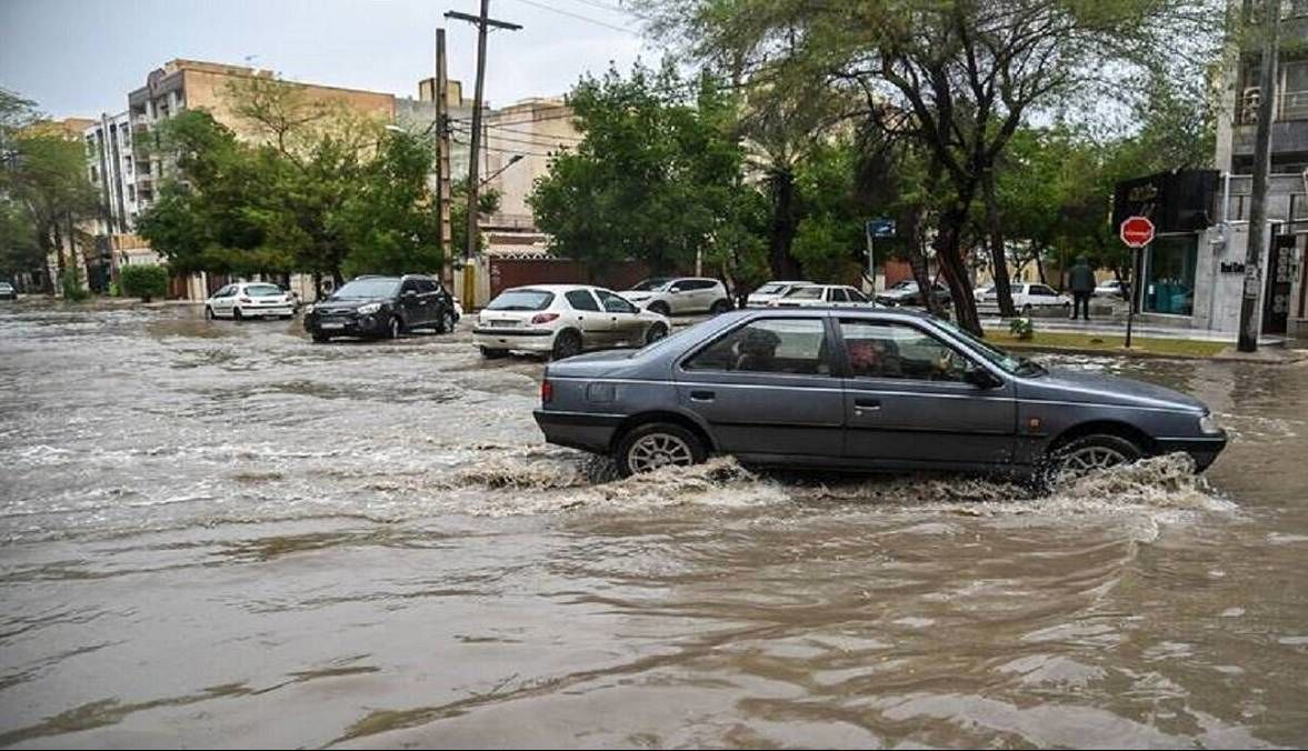 وضعیت آشفته خیابان‌های اهواز پس از بارش باران