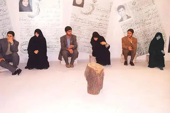 آن دختر گوشه‌نشین استودیوی نیم‌رخ، زینب ابوطالبی بود