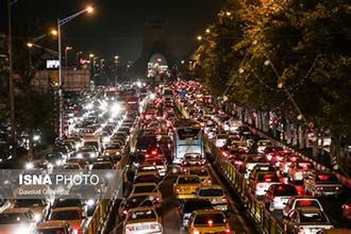 در آستانه تعطیلات خیابانهای تهران قفل شد