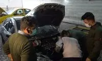 قاب تلخی که از یک شاگرد مکانیکی در تعمیرگاه ثبت شد