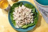 طرز تهیه سالاد مرغ؛ سرشار از پروتئین و مغزها 