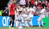 پرچم پرسپولیس در بازی ایران و مصر دیده شد!