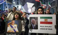 عکسی که «مشرق‌نیوز» از تجمع سلطنت‌طلبان منتشر کرد