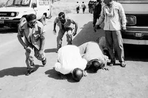 تصاویری قابل توجه از لحظه ورود آزادگان به ایران
