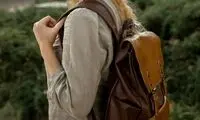 شخصیت شناسی با مدل در دست گرفتن کیف
