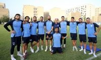 خواننده مشهور، مهمان تمرین استقلال شد