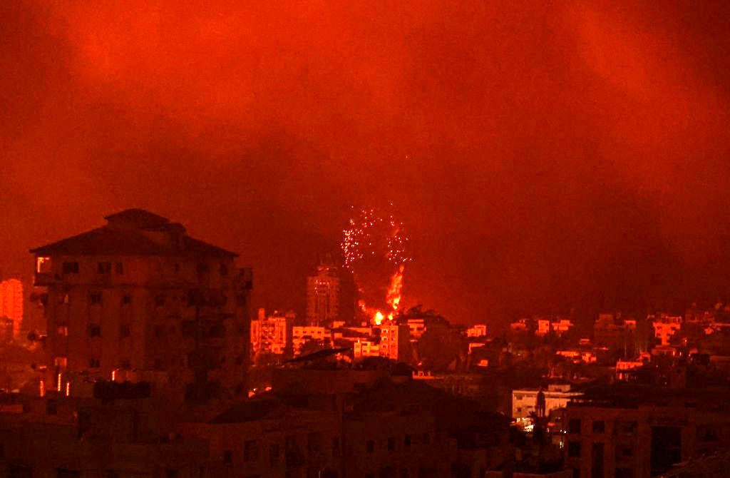 شهر غزه به طور کامل به محاصره اسرائیل درآمد!