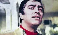 عکس دیده‌نشده فردین در حال دریافت نشان لیاقت از محمدرضا پهلوی