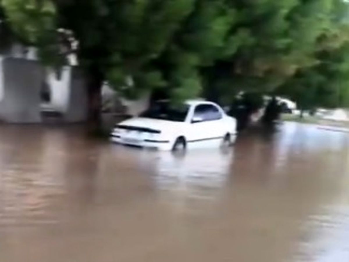 با آغاز سامانه بارشی، کیش زیر آب رفت!