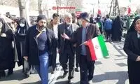 شریعتمداری هم در راهپیمایی دیده شد!
