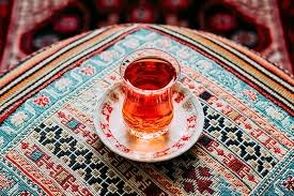 یک مرد کرجی رکورد خوردن چای را شکست