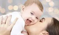 واکنش نوزاد تازه متولد شده به اولین بوسه مادر