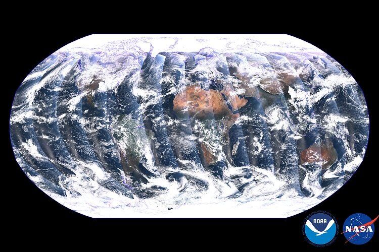 تصویری خیره‌کننده از اولین نمای کامل زمین