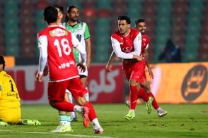 ویدئویی از حضور جنجالی بازیکن پرسپولیس در باشگاه استقلال