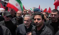 حمله تندروها به عراقچی در مراسم تشییع
