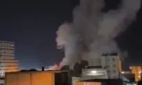 لحظه اصابت اسکله صیادی بندرعباس از زاویه‌ای دیگر