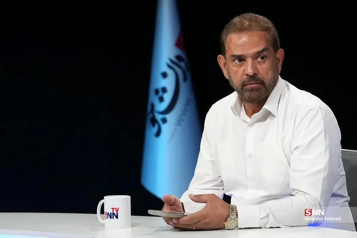 فیروز کریمی با لحن جدی به‌ ابوطالب: خجالت بکش!
