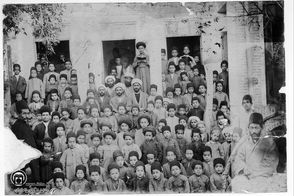 نخستین کتاب درسی زبان فارسی برای دوره ابتدایی