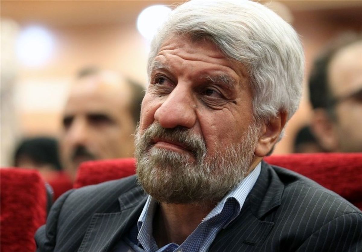 صادق آهنگران: دیروز یک مشت طلای همسرم را فروختم!