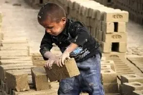 صاحبکار سنگدل، کودک ۱۰ ساله را با کابل سیاه و کبود کرد!