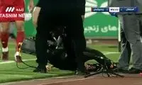 پرتاب سنگ تصویربردار صداوسیما‌ را مصدوم کرد!