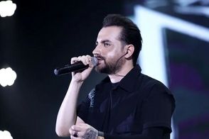خواننده پاپ، پیشکسوتان استقلال را به توپ بست