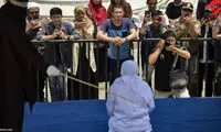 گفتند موقع شلاق خوردن جیغ نزن که نامحرم صدایت را نشنود