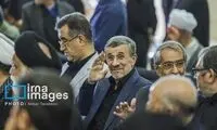 لحظه تسلیت گفتن احمدی‌نژاد به فرزند رهبر شهید