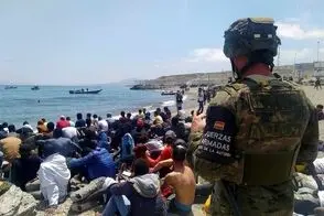 مهاجران غیرقانونی یک شهر اروپایی را تسخیر کردند!