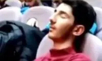 خواب عمیق یک دانشجو وسط سخنرانی جلیلی