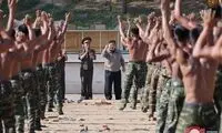 ژست رهبر کره شمالی با اسلحه جلب‌توجه کرد
