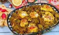 طرز تهیه خورشت گوجه سبز با تخم مرغ