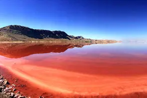 تصویری تازه و دلچسب از دریاچه صورتی شیراز