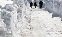 این شهر زیر برف عملا مدفون شد!