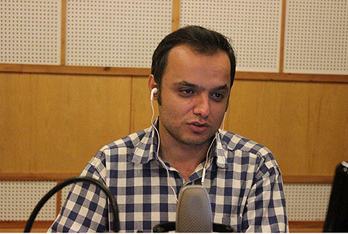 مجری صداوسیما، خواننده شد