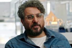 غافلگیری موزیکال محسن کیایی در شب تولدش