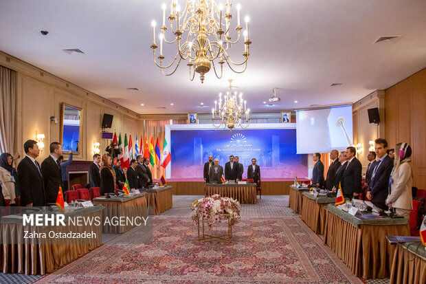 تصویری جالب از مهمانان خارجی در وزارت خارجه
