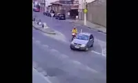 تصادف عجیب یک خودرو با دیوار حین دور زدن!
