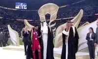 کاپیتان قطر در لحظه‌ی اهدای جام، مِسی شد!