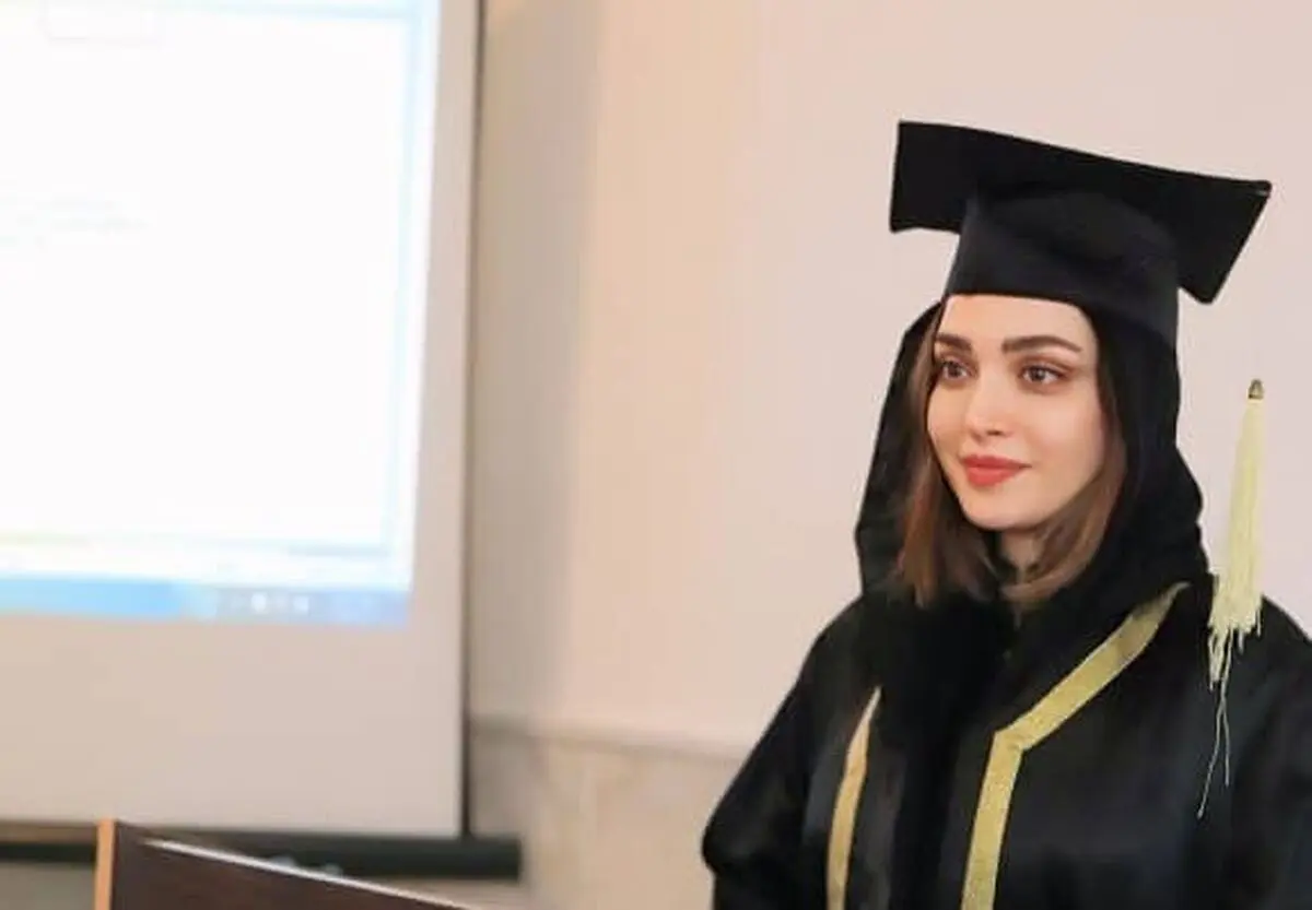 ولیعهد اسپانیا، بهنوش طباطبایی را زیر سوال برد
