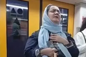 صدای جادویی زن نابینا در متروی تهران جلب توجه کرد