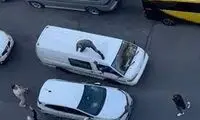 درگیری جنجالی رانندگان با یکدیگر وسط ترافیک