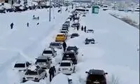 اتوبان ساوه - تهران در پی بارش برف قفل شد