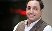 رامبد جوان برای تمرکز، روی تخت دراز می‌کشد