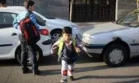 لحظه هولناک زیرگرفتن یک بچه توسط کامیون