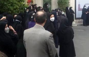 اعتراضات تند کارکنان وزارت کار در حضور وزیر
