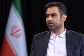 امیرحسین ثابتی: سالهاست کتاب رمان نخوانده‌ام!